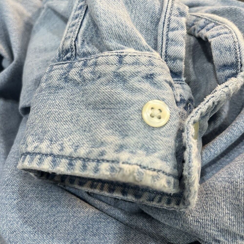 Vintage GAP Blue Jeans Light Wash Denim Button Down Shirt Size Large Cotton - Picture 8 of 9